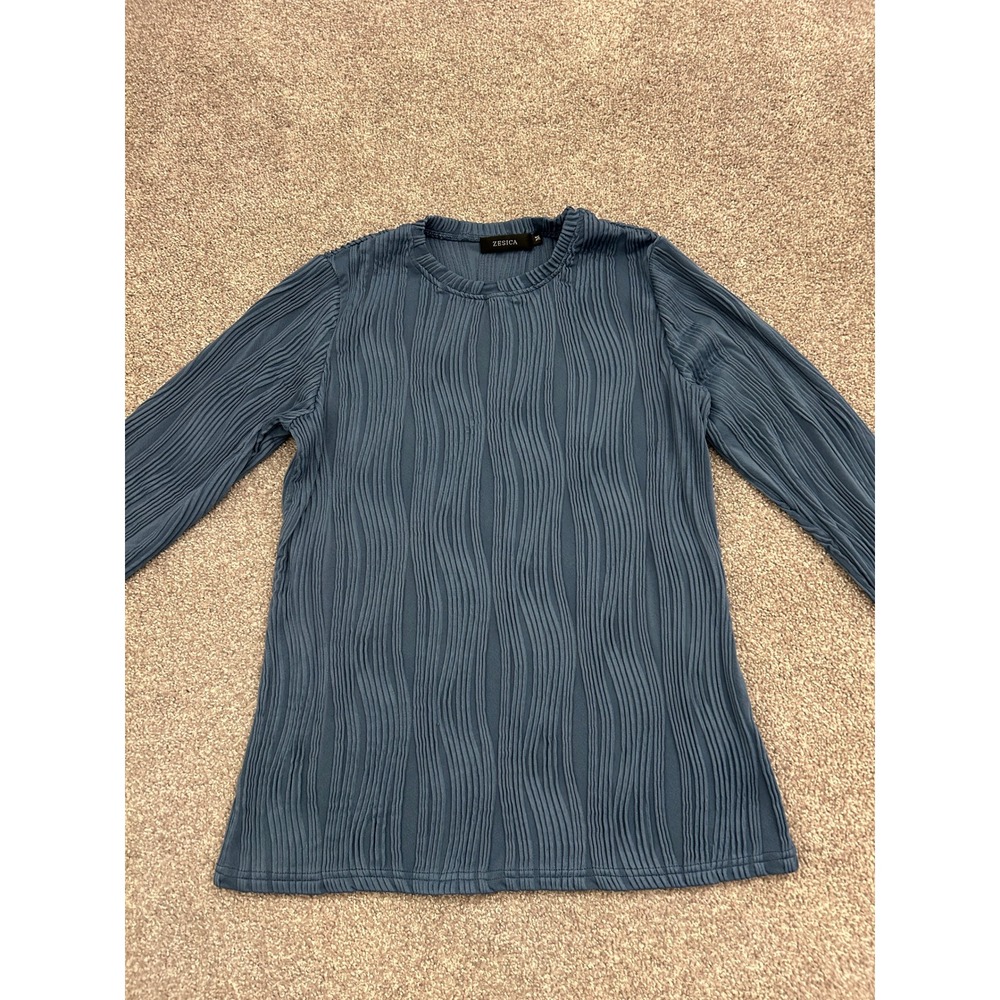 ZESICA Plisse Textured Top Womens M Blue Excellent Wavy Long Sleeve Crewneck
